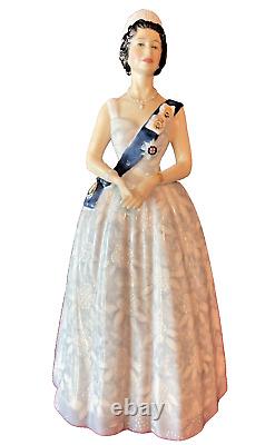 1973 Queen Elizabeth II HN2502 Royal Doulton Figurine Very Rare 240/750