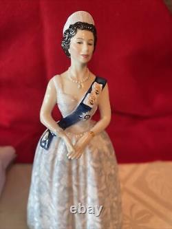 1973 Queen Elizabeth II HN2502 Royal Doulton Figurine Very Rare 240/750