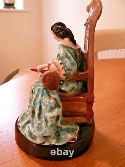 A Lovely Very Rare Royal Doulton Hn 2055 The Leisure Hour Figure