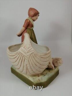 A Royal Dux, Dutch girl figurine, c. 1918, very rare