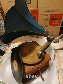 Antique VERY RARE Oak ROYAL Phonograph Talking Machine & Horn