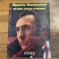 Bob Cousy 1970 VERY RARE NEWSSTAND Sports Illustrated Cincinnati Royals-Celtics