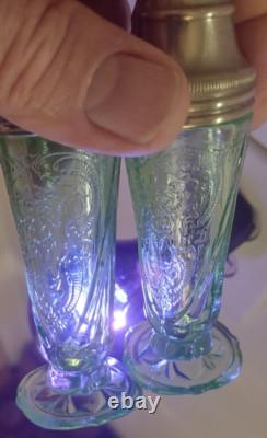 Hazel Atlas ROYAL LACE GREEN SALT & PEPPER SHAKERS EXC. VERY RARE STUNNING