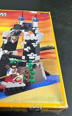 LEGO CASTLE 6078, Royal Drawbridge, New Sealed Box VERY RARE KOREAN EDITION