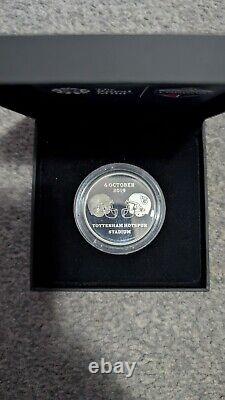 NFL Royal Mint medallion Raiders Vs Bears -Very Rare Coin Collectable