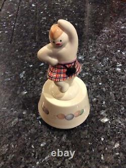 RARE! Royal Doulton Snowman HIGHLANDER MUSIC BOX DS18 In Very Good Condition