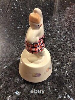 RARE! Royal Doulton Snowman HIGHLANDER MUSIC BOX DS18 In Very Good Condition