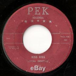 ROYAL DEMONS Kiss Kiss Trembling Hand PEK VERY RARE Philly R&B Doo Wop