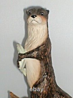 ROYAL DOULTON, OTTER, code DA7, Very Rare, Stunning, 1989, Mint Condition