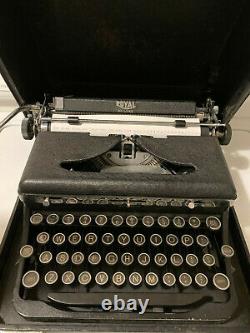 ROYAL Touch Control Portable Typewriter VINTAGE 1939 VERY RARE GREAT CONDITION