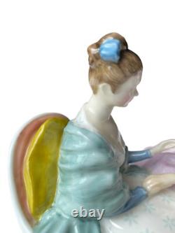 Rare Royal Doulton Heart-To-Heart Vintage Figurine HN2276 Very Pretty & Mint