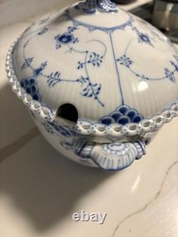 Rare Vintage Royal Copenhagen Blue Soup Tureen with Lid very good condition