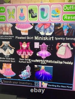 Roblox Royal High MY FULL INVENTORY! (EVERY OLD SET AND VERY RARE STUFF!)