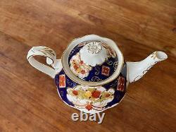 Royal Albert Bone China Heirloom Teapot Vintage Very Rare home kitchen art