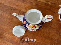 Royal Albert Bone China Heirloom Teapot Vintage Very Rare home kitchen art