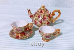 Royal Albert Old Country Rose Chintz Collection Miniature, a very rare item