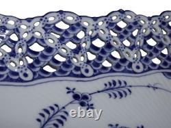 Royal Copenhagen Blue Fluted Full Lace, very rare and extra large flat tray