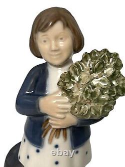 Royal Copenhagen Girl With Flower Bouquet Figurine 4527 Very Rare Mint