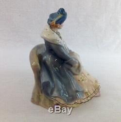 Royal Doulton Figurine Lady With An Ermine Muff HN82 Very Rare