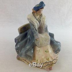 Royal Doulton Figurine Lady With An Ermine Muff HN82 Very Rare