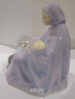 Royal Doulton Figurine Madonna of The Square 7.25 In Ca 1920 Very Rare HN 10
