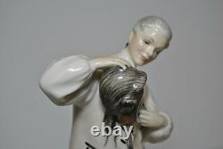 Royal Doulton, HN2239 The Wigmaker Of Williamsburg. Simply perfect. Very Rare