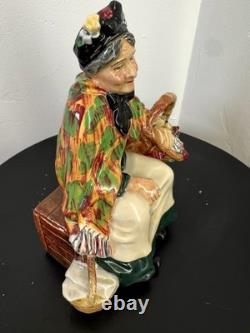 Royal Doulton Old Lavender Seller HN14921937Leslie Harradine Very Rare