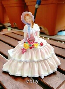 Royal doulton figurine day dream very rare made in england