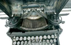 Typewriter 1938 ROYAL klm 26-2450507 26 Carriage Very Rare