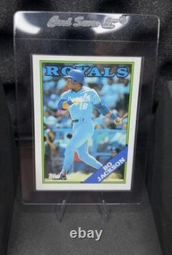 ULTRA RARE Bo Jackson Royals 1988 Topps #750 Error Card. Misprint & Misalign Dot