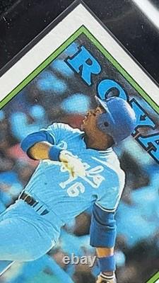ULTRA RARE Bo Jackson Royals 1988 Topps #750 Error Card. Misprint & Misalign Dot