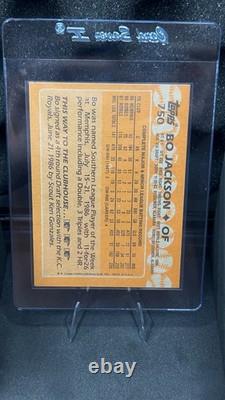 ULTRA RARE Bo Jackson Royals 1988 Topps #750 Error Card. Misprint & Misalign Dot