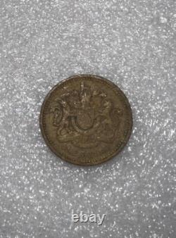 VERY RARE 1983 Royal Coat of Arms Pound Coin ET TUTAMEN + DECUS -Elizabeth II