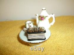 VERY RARE Royal Albert Old Country Roses Ruffled Skirt Mini Teapot 1996 Blue