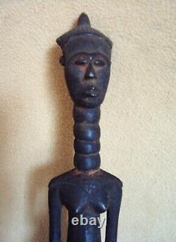 VERY RARE VINTAGE ROYAL DENGESE Ndegense QUEEN COMB African Carving Statue