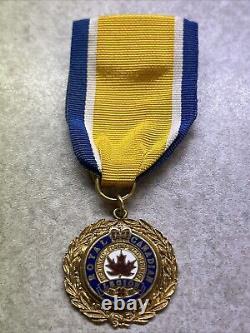 VINTAGE ROYAL CANADIAN LEGION MEDAL 10K GOLD BIRKS Very RARE