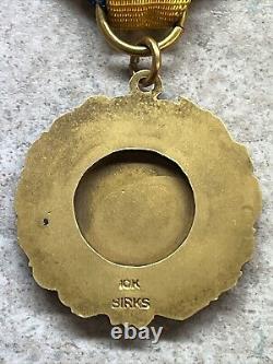 VINTAGE ROYAL CANADIAN LEGION MEDAL 10K GOLD BIRKS Very RARE