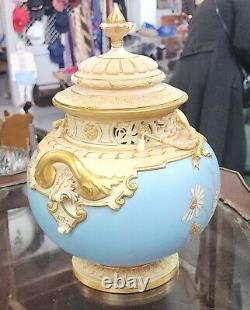 Very Fine & Rare Antique 19th Century Royal Worcester Lidded Daisy Potpourri Vas