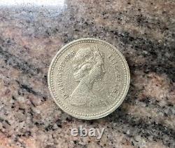 Very RARE Uncirculated 1983 Royal Arms One Pound Coin Old Style One Pound