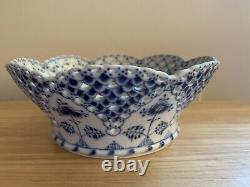 Very Rare 1966 Royal Copenhagen Blue Fluted Full Lace Fruit Basket 1/1061 EUC