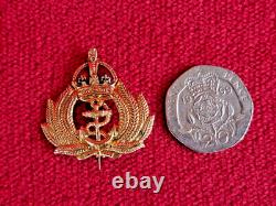 Very Rare Beautiful 9c Gold & Enamel WW2 Royal Navy Sweetheart Brooch
