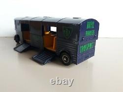 Very Rare Code 3 Corgi Bedford Artic Horse Box, Royal Horse Transport Livery