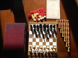Very Rare Dovetail Bakelite Dominoes Royal Travel Games Set Chess Set Mint