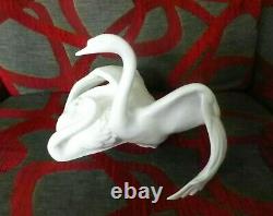 Very Rare Royal Doulton Images Of Nature Nestling Down, Swans Hn 3531 Perfect