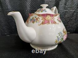 Very Rare Vintage Royal Albert Lady Carlyle Teapot England