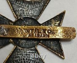 Very Rare Vintage WWII British The Kings Royal Rifle Corps Hat Badge