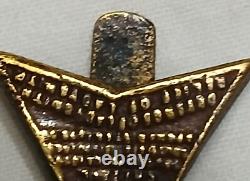 Very Rare Vintage WWII British The Kings Royal Rifle Corps Hat Badge