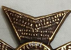 Very Rare Vintage WWII British The Kings Royal Rifle Corps Hat Badge