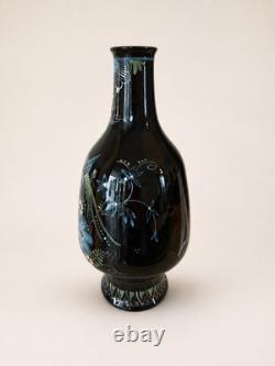Very Rare Zwarte Delft Vase, by Royal Delft (De Koninkliijke Porceleyne Fles)