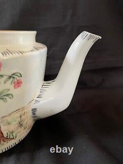 Very Rare antique Royal Copenhagen teapot chinese decoration. Signed bij maker